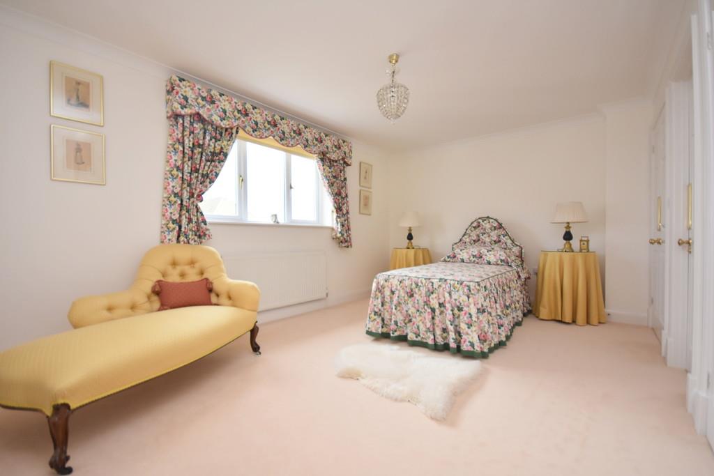 2 The Oaklands, Pen-Y-Turnpike Road, Dinas Powys, CF64 4HH